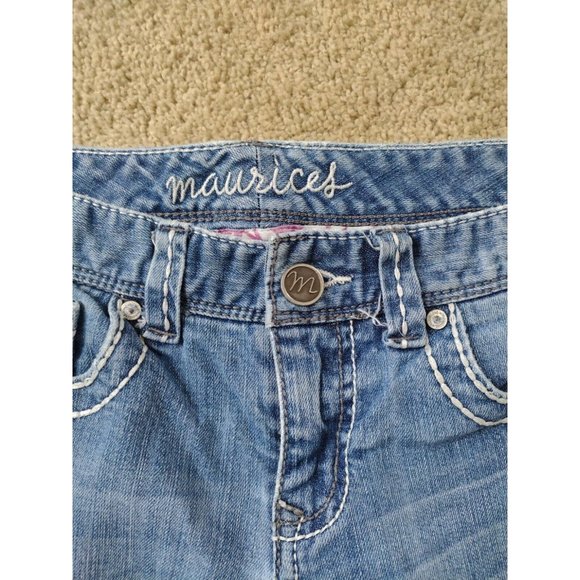 Maurice's Cut Off Embroidered Women's Blue Denim Jean  Shorts Size 5/6 Cuffed - Picture 6 of 6